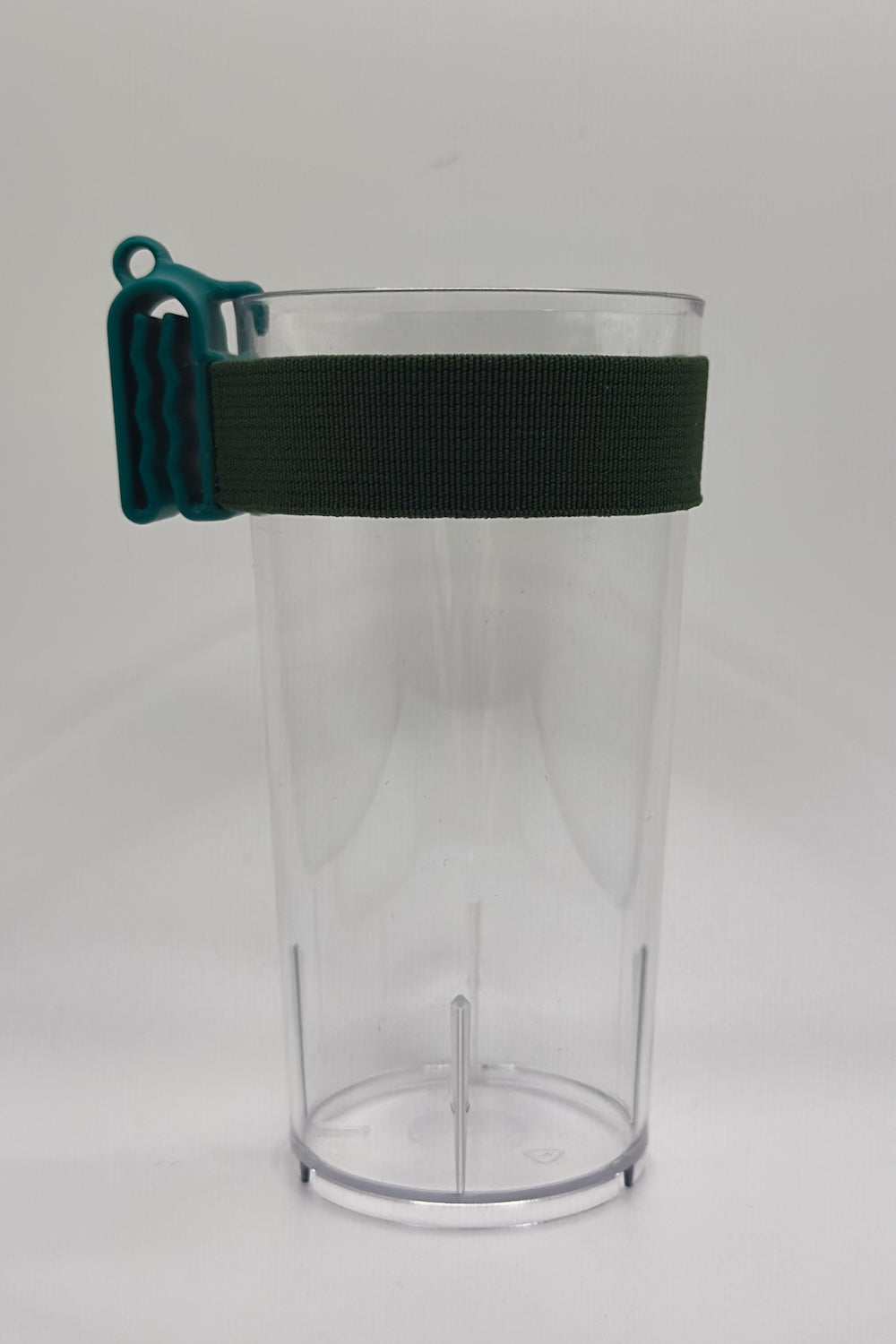 „Mean Green“ Clip A Cup mit luxuriösem Schlüsselband