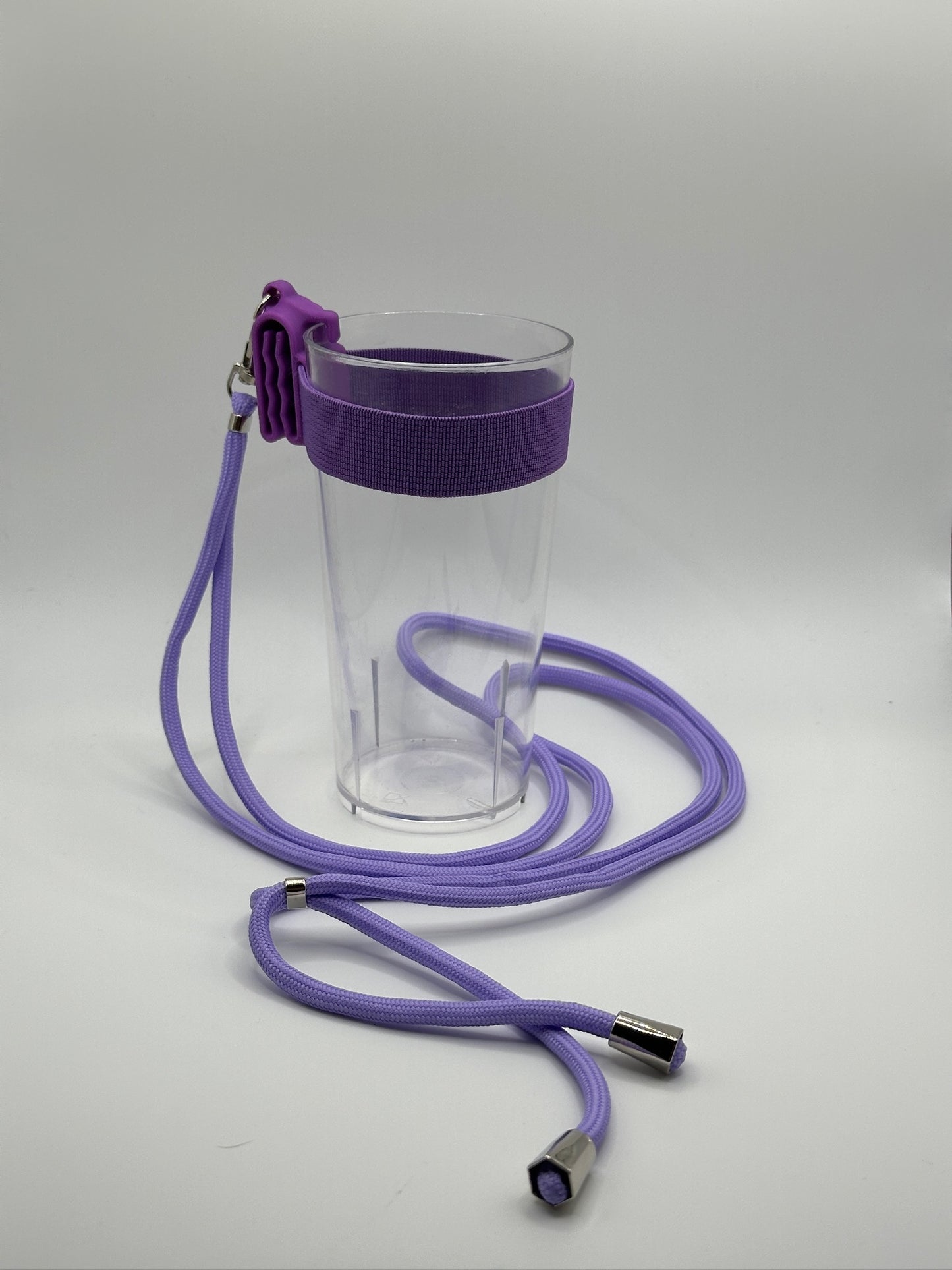 „Pretty Purple“ Clip A Cup mit luxuriösem Schlüsselband