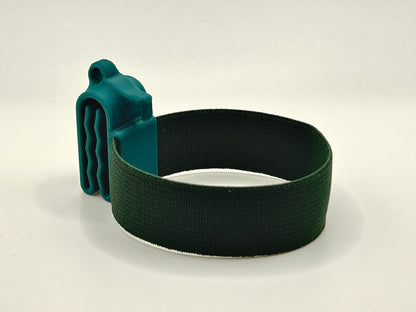 „Mean Green“ Clip A Cup mit luxuriösem Schlüsselband