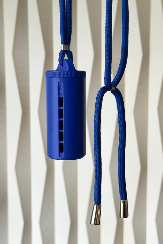 „Bold Blue Münzhalter mit luxuriösem Schlüsselband