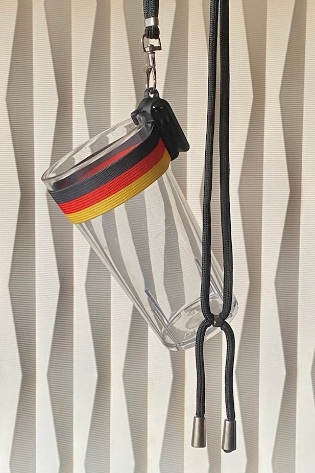„Deutschland“ Clip A Cup mit luxuriösem Schlüsselband